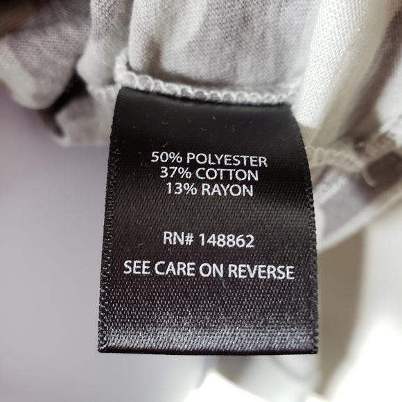 Torrid Top "Can't I'm Busy" Gray Camo Size 0 Large 12 Long Sleeve Hoodie Tee NWT - Picture 13 of 16